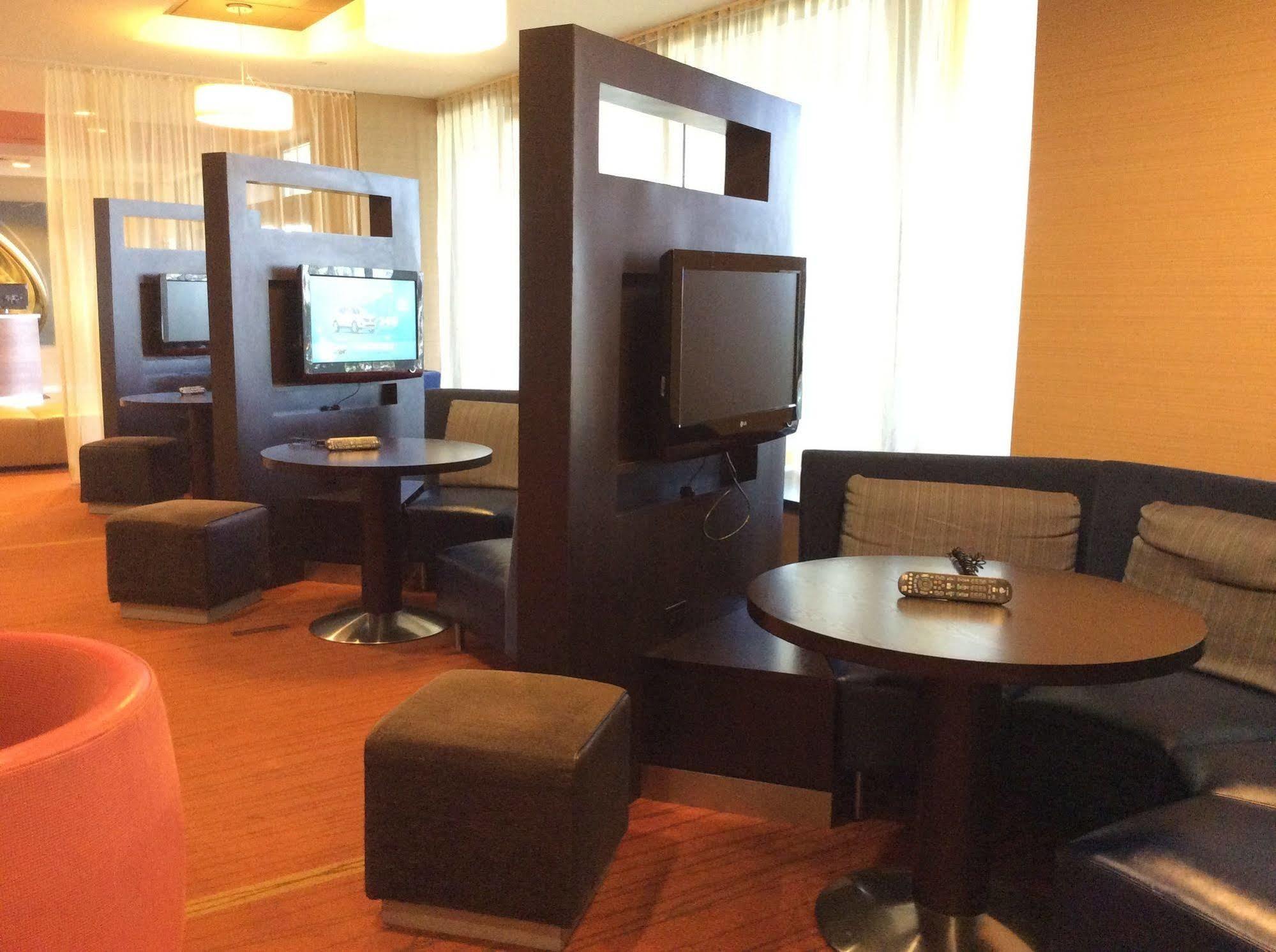 Courtyard By Marriott New York Laguardia Airport酒店 外观 照片